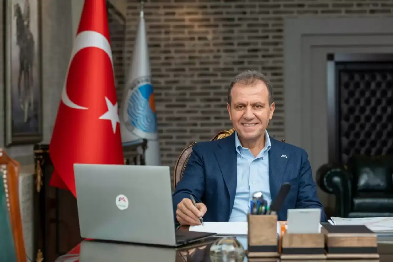 Vahap Seçer Kimdir ? Öz geçmişi