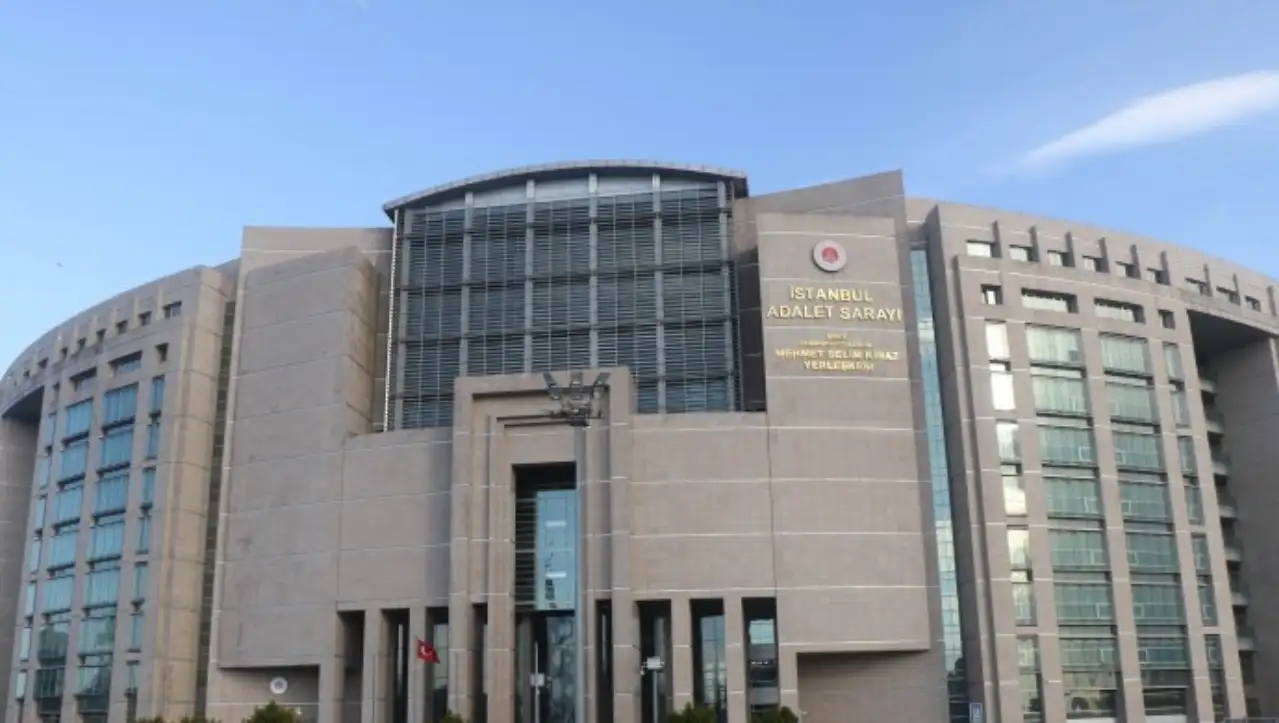 Kenan Doğulu ve Enis Arıkan'ın da aralarında bulunduğu çok sayıda kişi gözaltına alındı