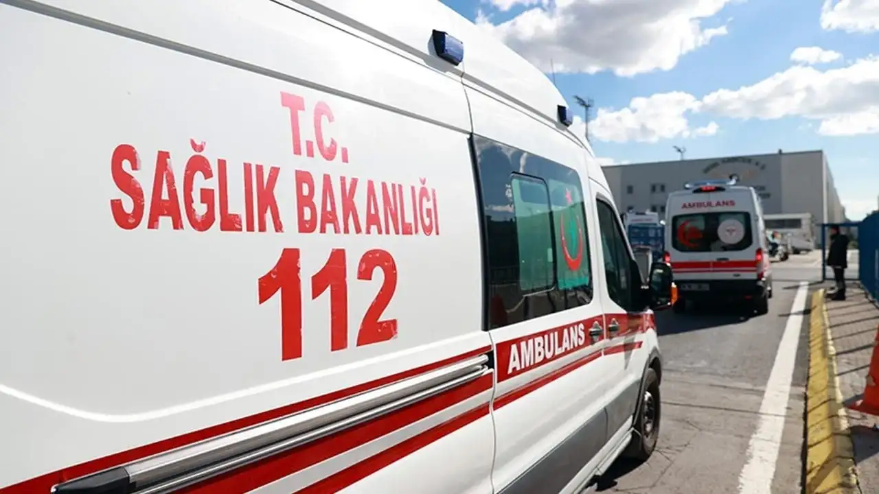 Konya'da kamyona çarpan otomobildeki 4 kişi öldü