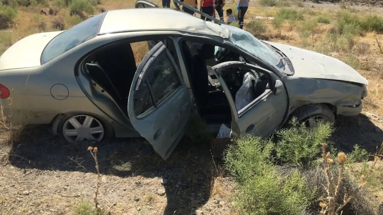 Konya'da takla atan otomobildeki 8 kişi yaralandı