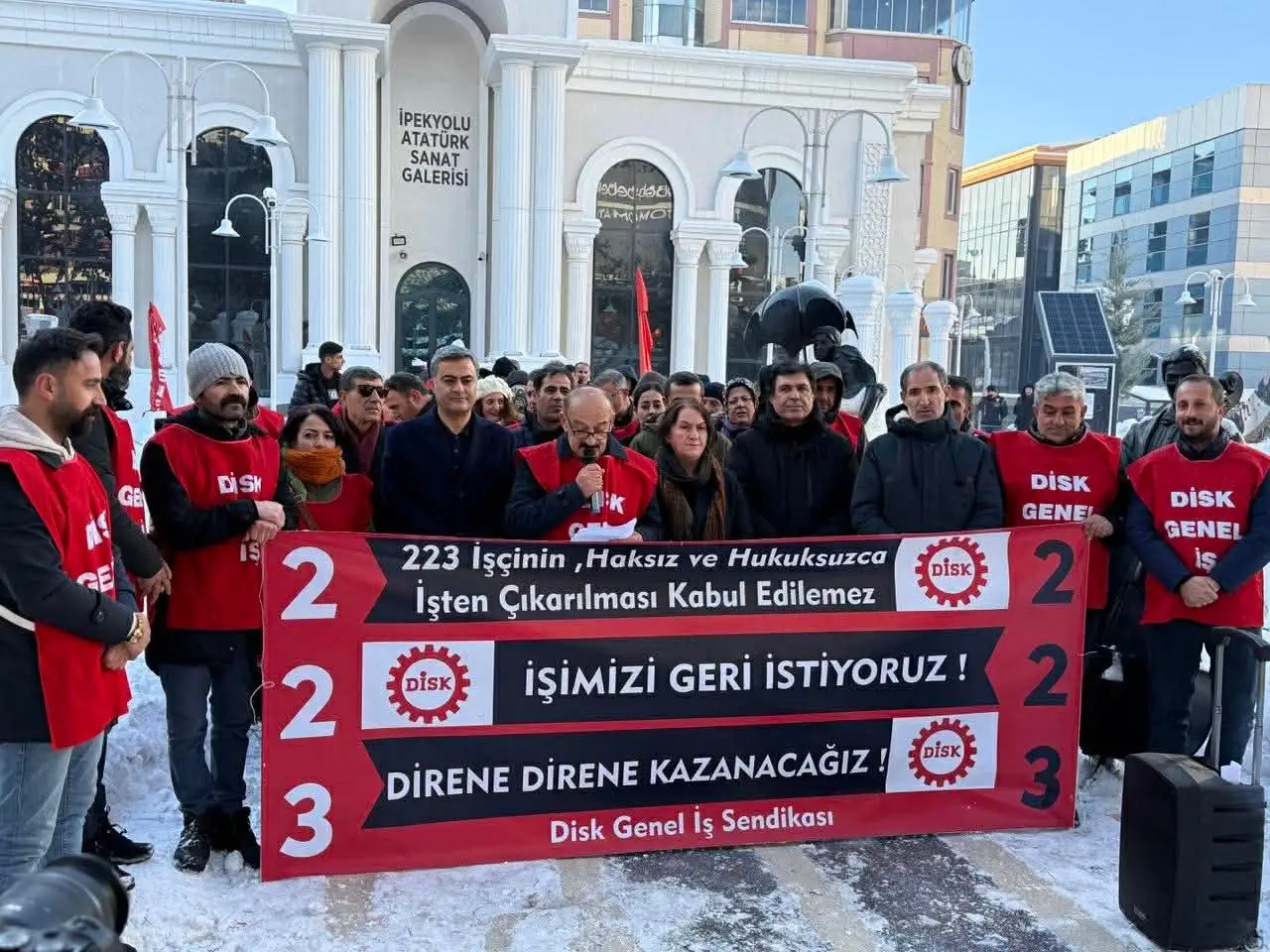 Van'da işten çıkarılan belediye işçilerinin eylemi 160'ıncı gününde