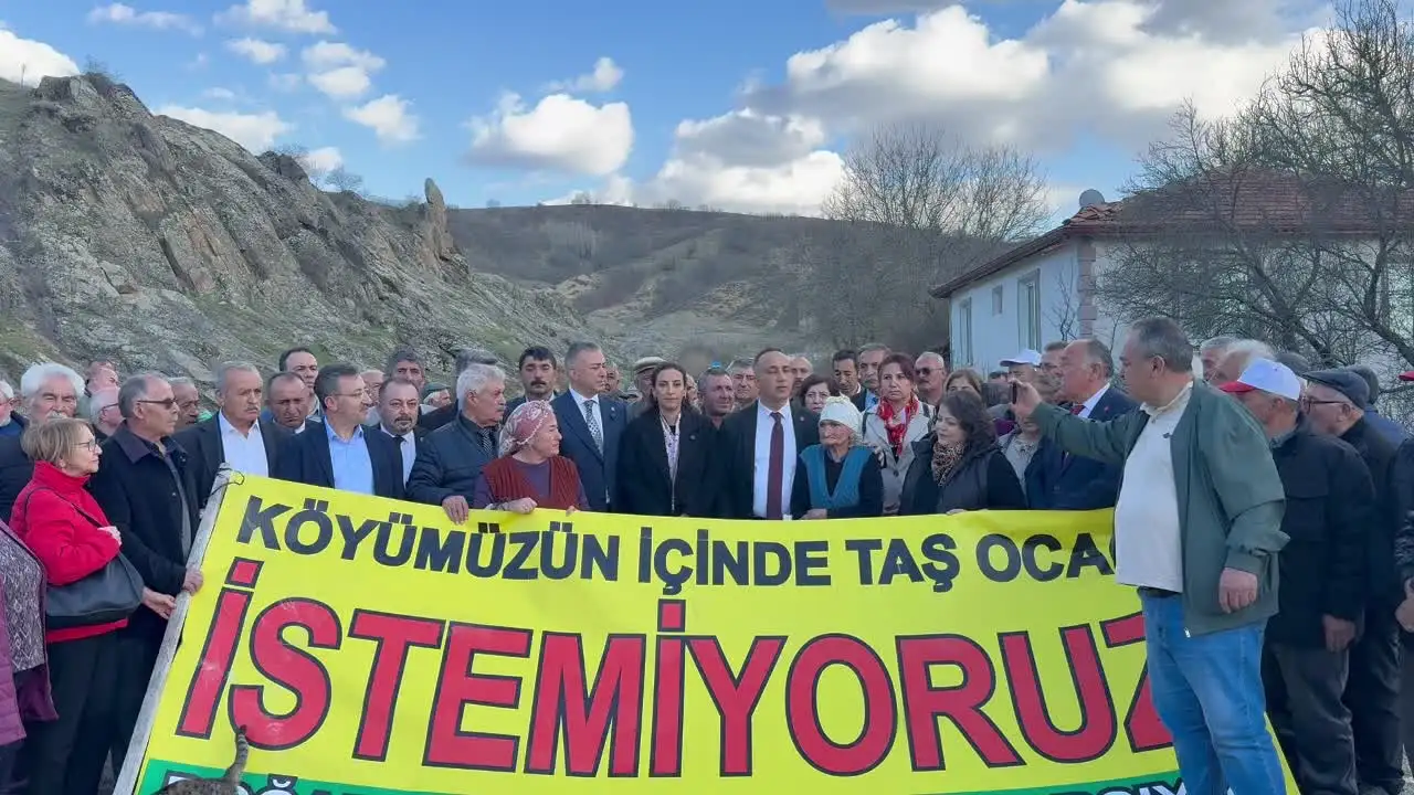 CHP'li Rızvanoğlu, Çorum'da taş ocağına karşı mücadele eden köylülerle bir araya geldi