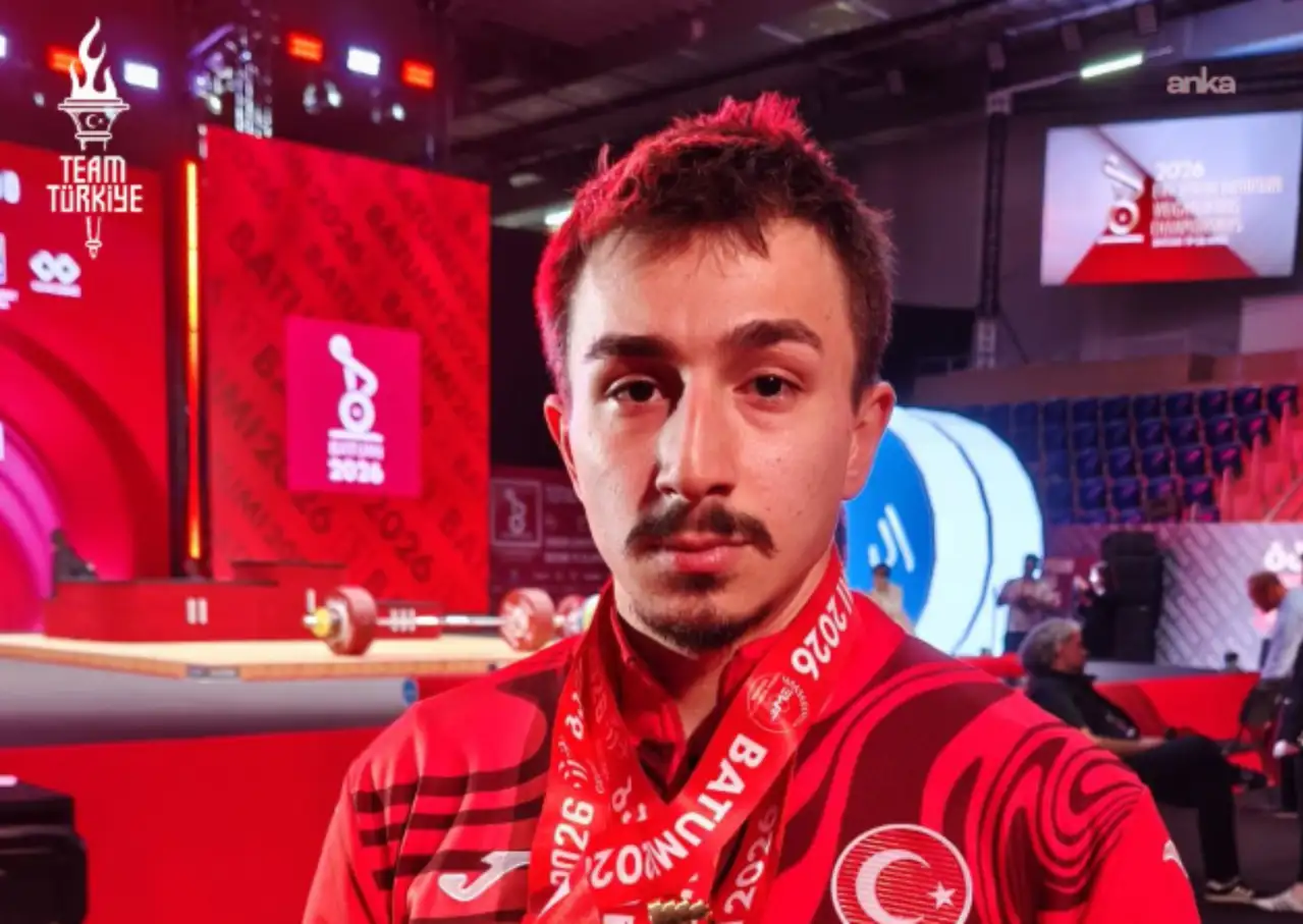 Milli halterci Yusuf Fehmi Genç Avrupa şampiyonu oldu