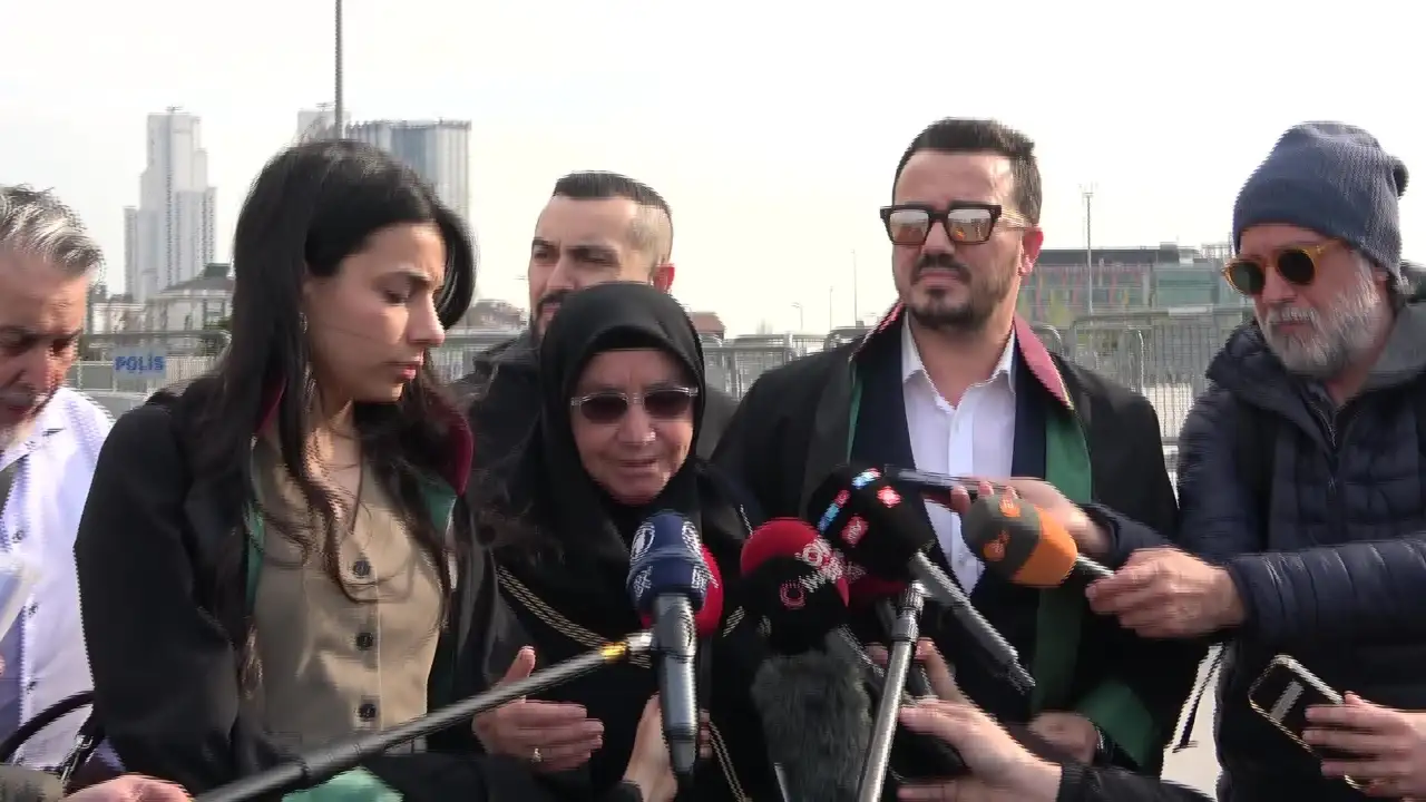 Tatil için geldikleri İstanbul'da zehirlenerek ölen Böcek Ailesi'nin ilk duruşmasında tahliye
