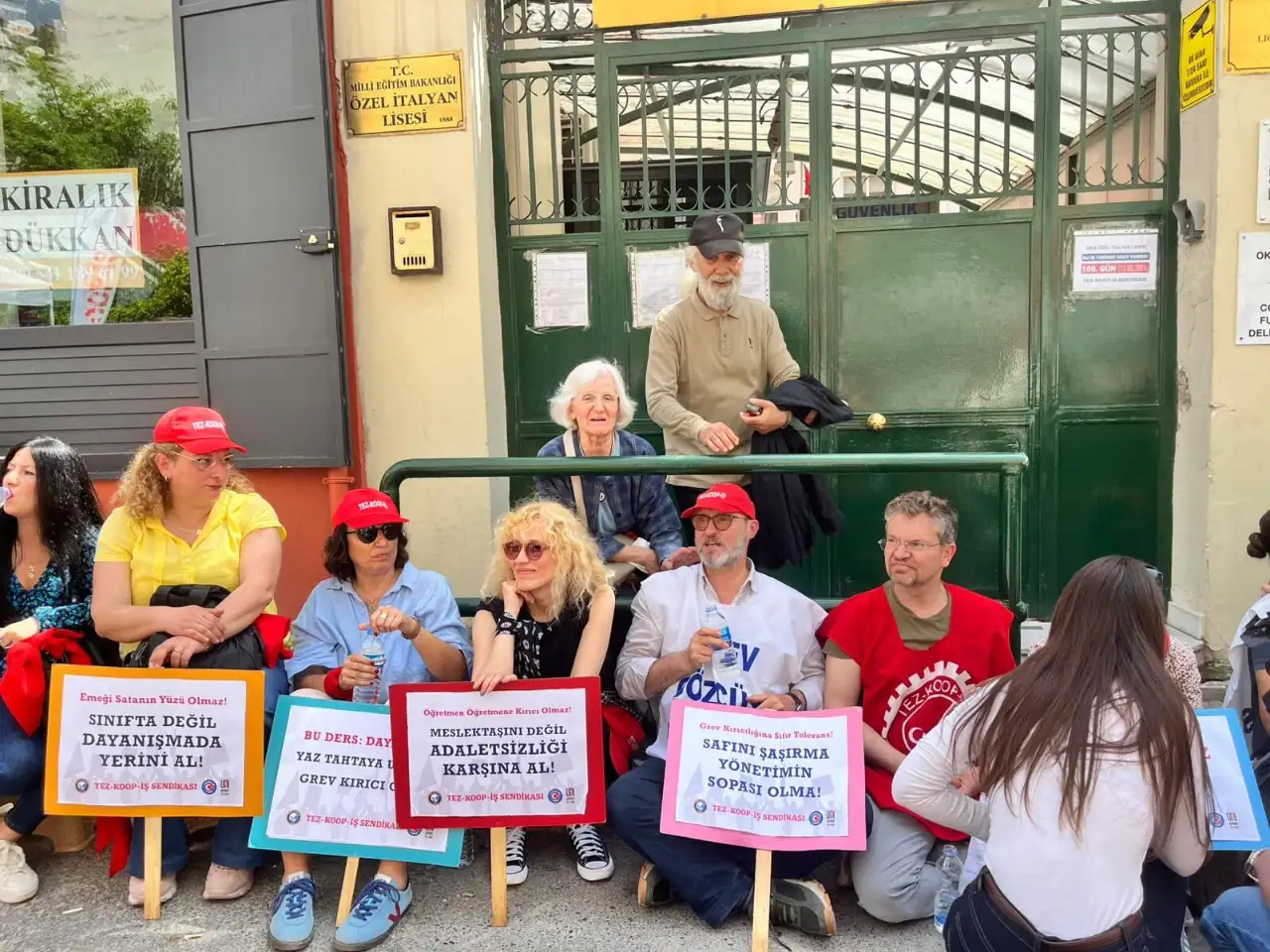 İstanbul Özel İtalyan Lisesi'ndeki grev sona eriyor