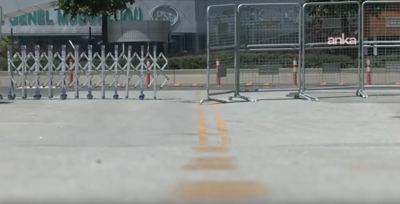 CHP Genel Merkezi'nin önündeki 9 Eylül Caddesi trafiğe kapatıldı