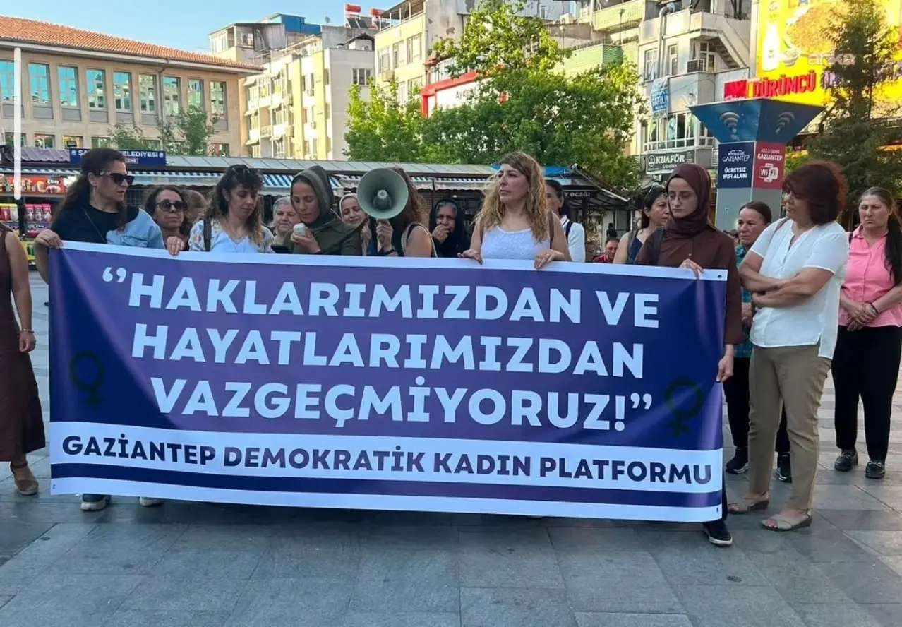Gaziantep’te kadınlardan süresiz nafaka iptaline tepki