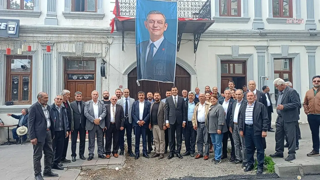 Kars'ta CHP delegeleri olağanüstü kurultay için noter huzurunda imza verdi