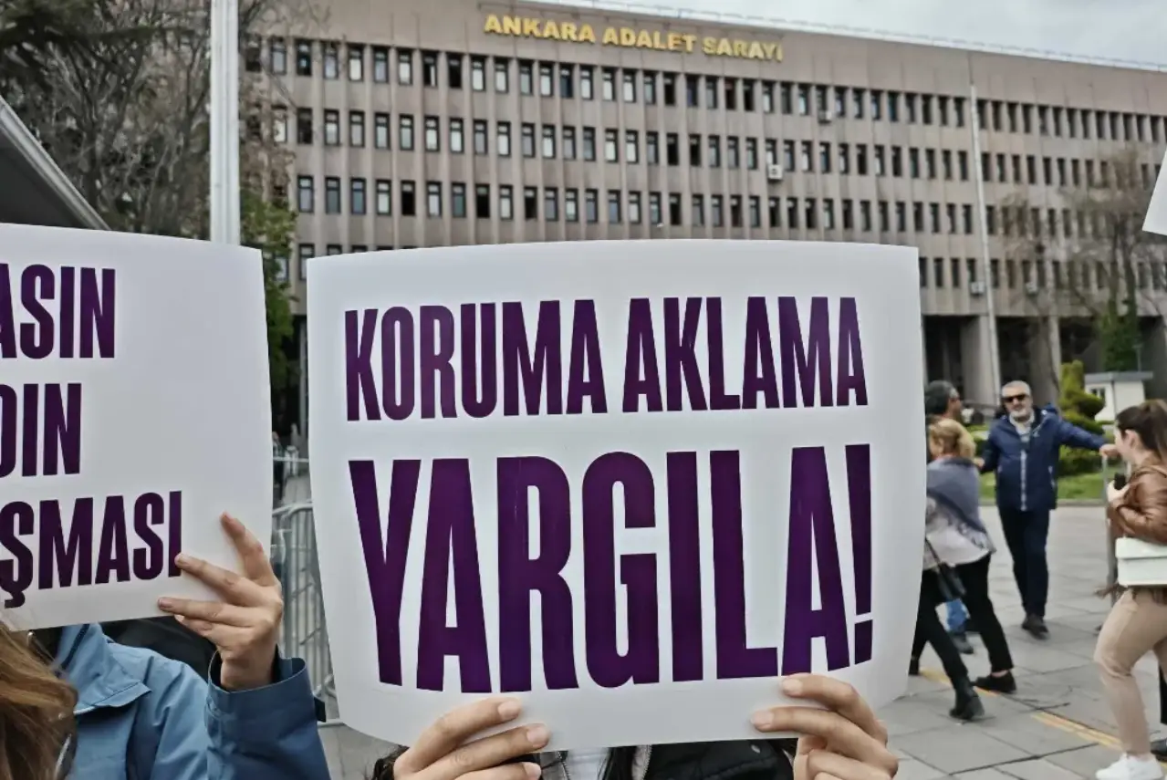 “Uyuşturucu ihbarı var” diyerek girdiği evde cinsel saldırıda bulunan polis hakkında gerekçeli karar