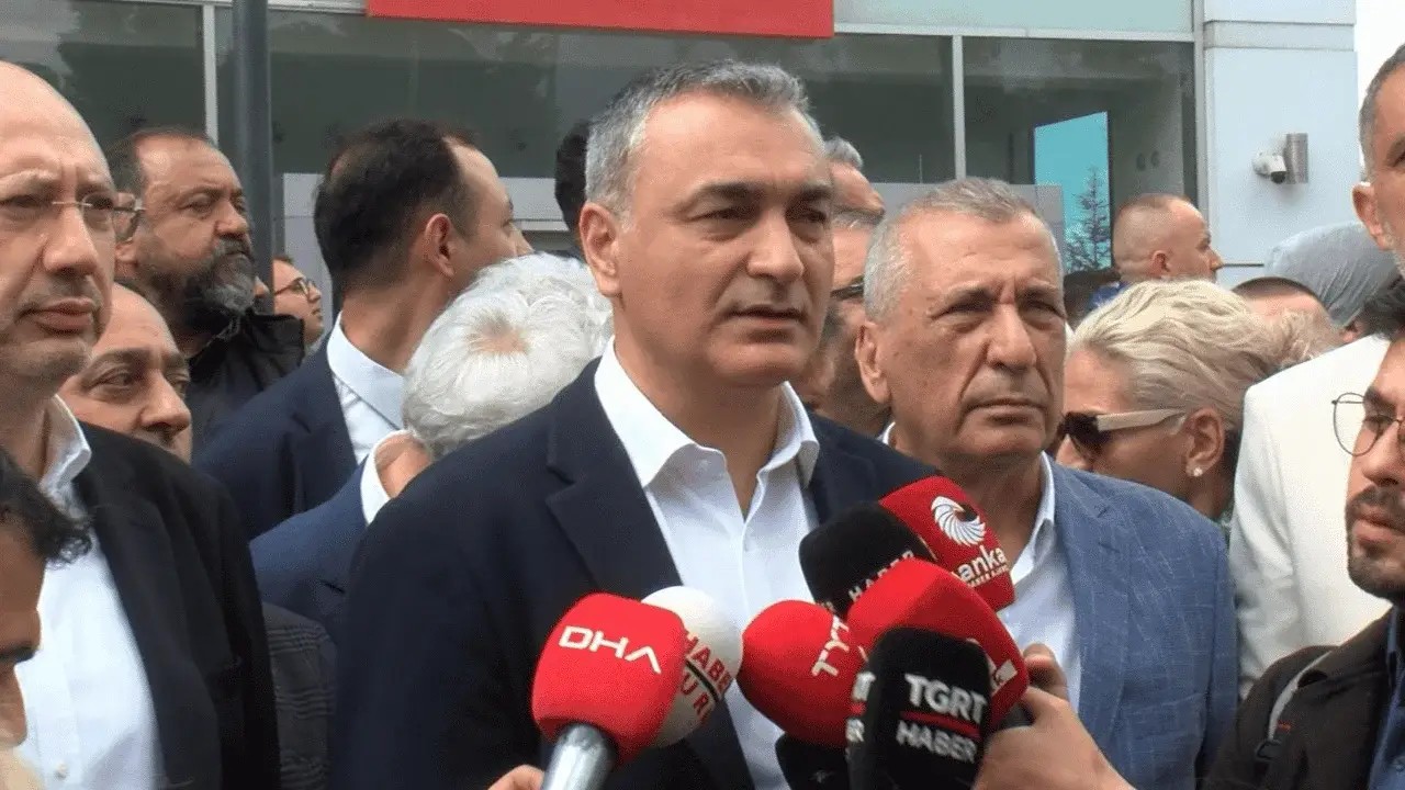 Müslim Sarı'dan grup toplantısı açıklaması: Hiçbir şey gizli kalmayacak