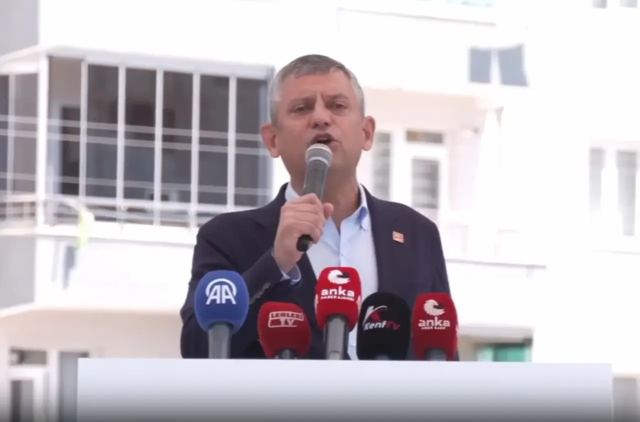 Özgür Özel Çorum'daki Alevi Canlar Buluşması'na katıldı