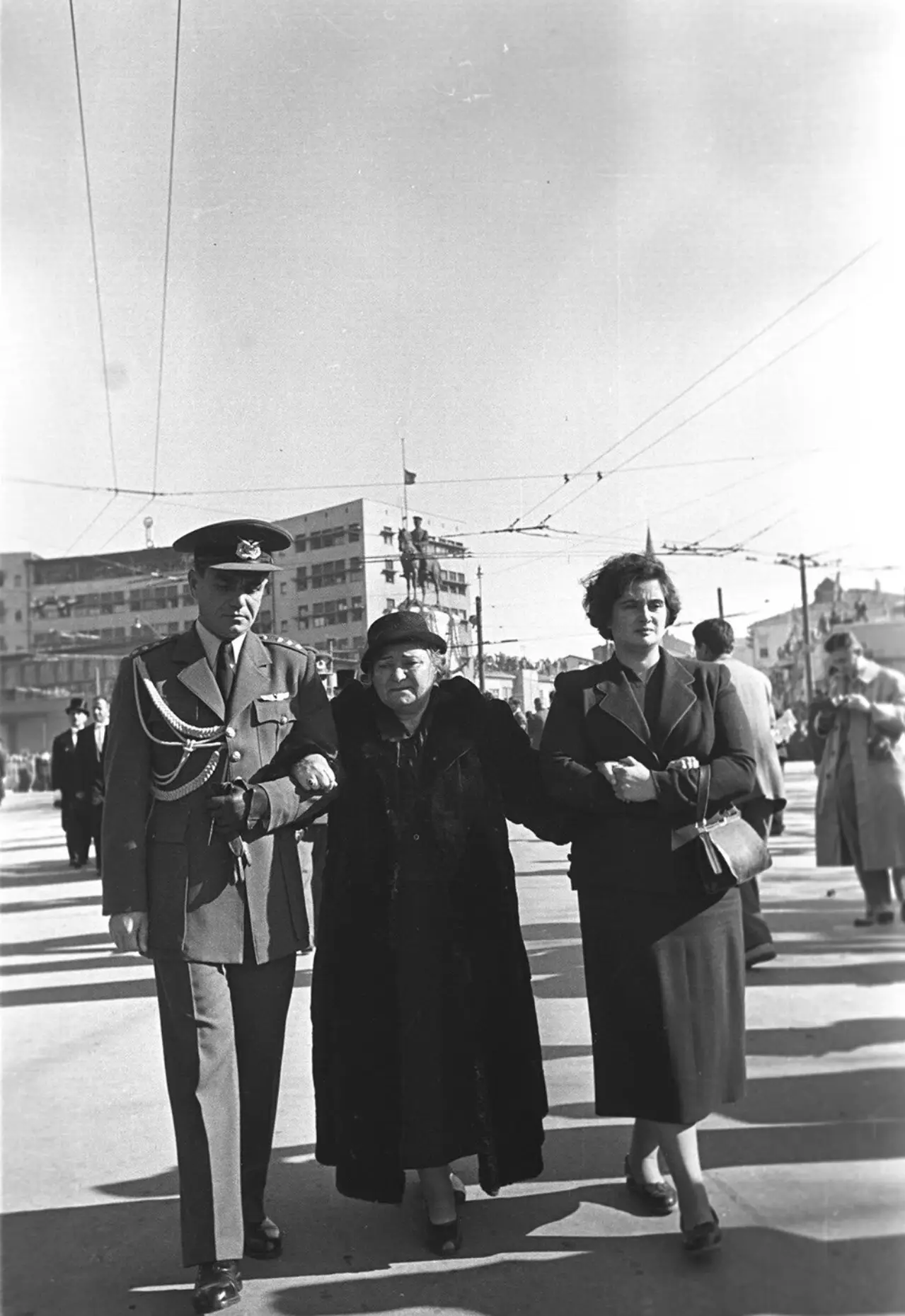 10 Kasım 1953- Atatürk'ün kız kardeşi Makbule Atadan.