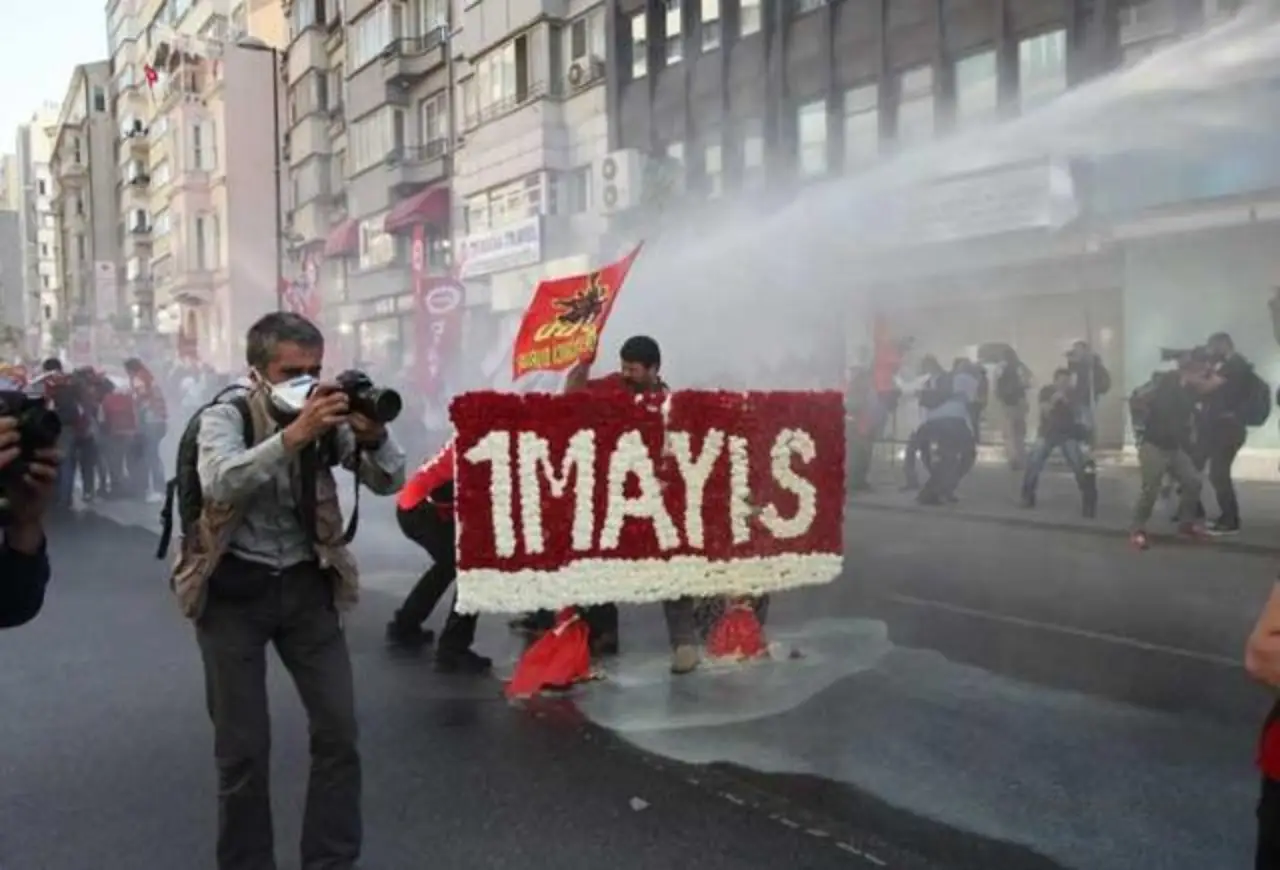 Hükümet, Taksim’in inşaat alanı olduğu gerekçesiyle, meydanı 1 Mayıs kutlamalarına kapattı. Kitleler Taksim’e yöneldi ve pek çok yerde polisle göstericiler arasında çatışmalar yaşandı. Tarlabaşı’nda polisin attığı gaz fişeği kafasına isabet eden 17 yaşındaki Dilan Alp, ağır yaralandı. 2013 1 Mayıs'ı, Gezi Direnişi öncesi önemli bir dönüm noktası oldu.
2014 1 Mayıs'ında İstanbul’da adeta OHAL ilan edildi. Şişli’deki DİSK binası önünde toplanıp 1 Mayıs’ı kutlamak için Taksim’e yürümek isteyen işçilere polis saldırdı. 100’den fazla kişi gözaltına alındı. 2015 yılında da Taksim 1 Mayıs'a kapatıldı. İstanbul genelinde 18 kişi yaralanırken, 356’dan fazla kişi gözaltına alındı. Ankara’da ise 1 Mayıs oldukça kitlesel geçti.