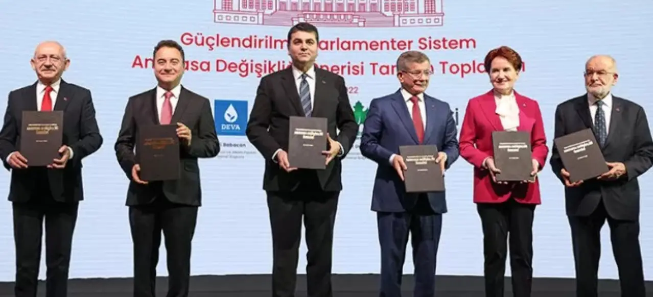 Altılı Masa'nın "Anayasa değişikliği öneri paketi"  ülke gündeminde nasıl karşılık buldu?
