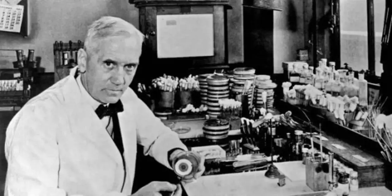 Alexander Fleming

Mucidi olduğu penisilin ve antibiyotik ile direkt olarak insanlığın yaşam süresini uzatmıştır. Eğer Fleming olmasıydı insanlar halen basit bir gripten dolayı ölmeye devam ediyorlardı...