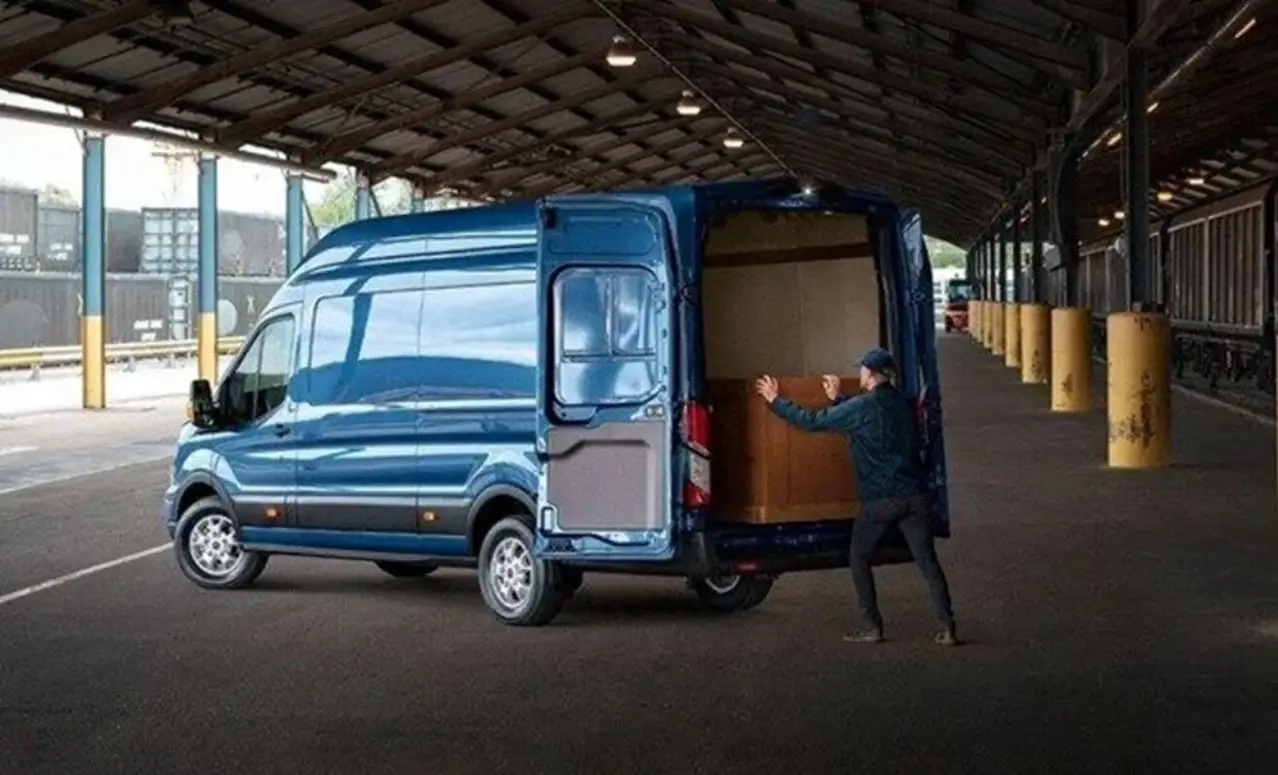 EN ÇOK SATAN TİCARİLER
En çok satan hafif ticari modeller...
1 - FORD TOURNEO COURİER- 32.472 adet
2 - FİAT FİORİNO COMBİ - 31.825 adet
3 - FORD TRANSIT KAMYONET - 11.870 adet
4 - PEUGEOT RİFTER - 9.972 adet
5- FORD TRANSIT VAN- 8.180 adet