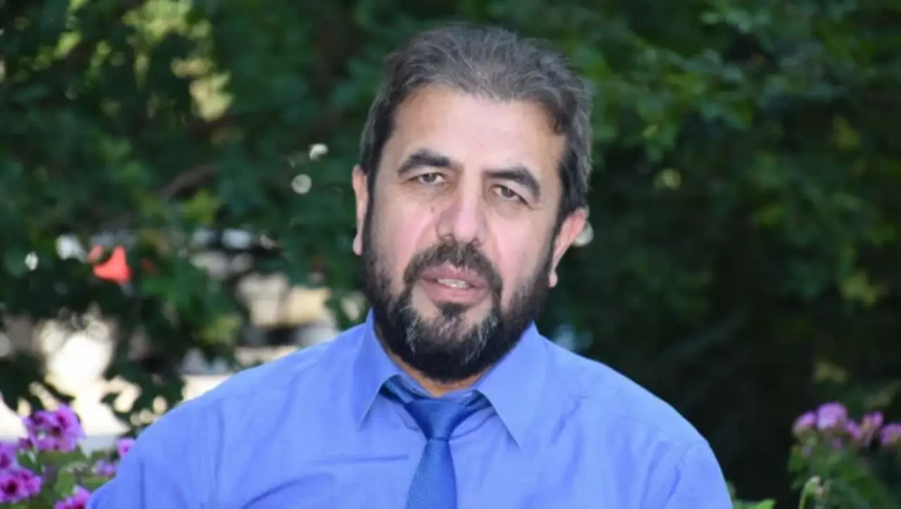 Anket sonuçlarını değerlendiren MAK Araştırma sahibi Mehmet Ali Kulat, "Sonuçlara bakıldığında aslında Ekrem İmamoğlu'nun kazanma şansı olduğunu görüyoruz. Kararsızları oransal olarak dağıtırsak bugün için ciddi şansı var gibi görünüyor" dedi.