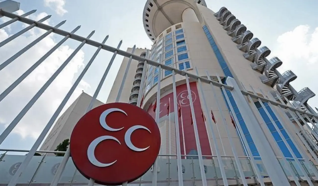 MHP Eskişehir İl Teşkilatı'nı feshetti; İl Başkanlığı'na Ayhan Sezer atandı
