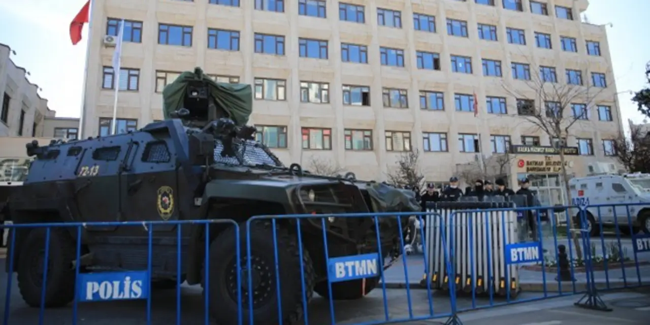 Batman kayyımı 12 taşınmazı satılığa çıkardı