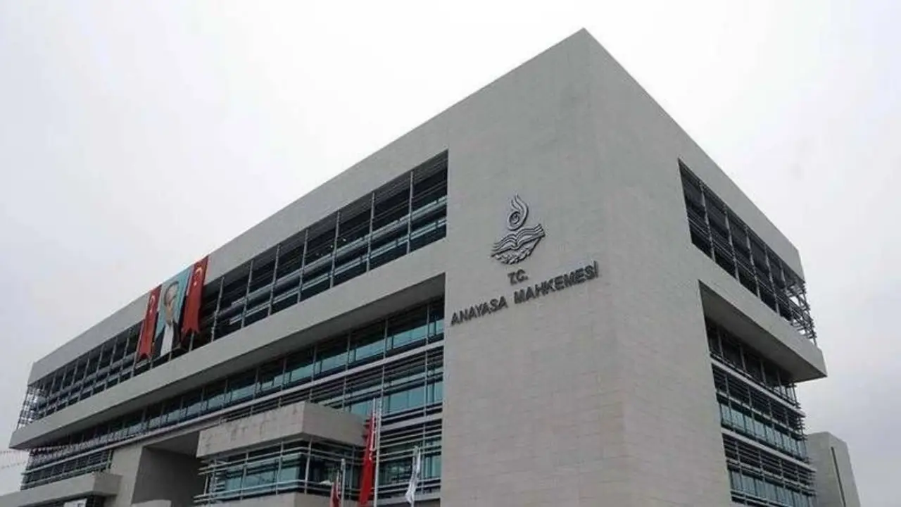 Anayasa Mahkemesi, boşanmada “süresiz nafaka” düzenlemesini iptal etti