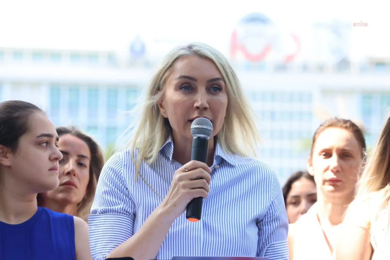 Dilek Kaya İmamoğlu'ndan Pınar Türker’e destek: Çıplak arama işkencedir