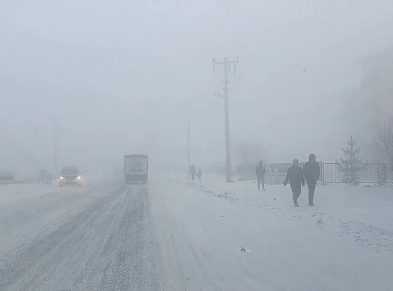 Muş'ta olumsuz hava koşulları nedeniyle eğitime 1 gün ara verildi