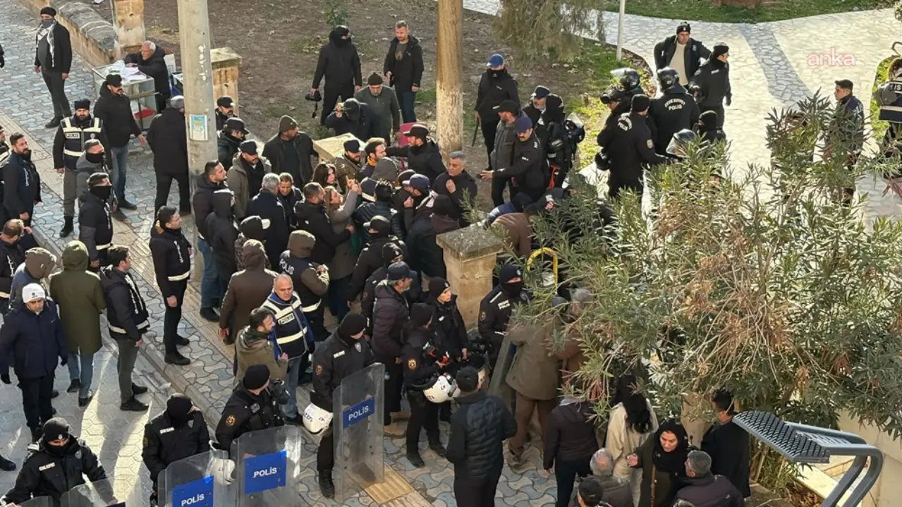 Nusaybin’de oturma eylemine polis müdahalesi: Çok sayıda gözaltı