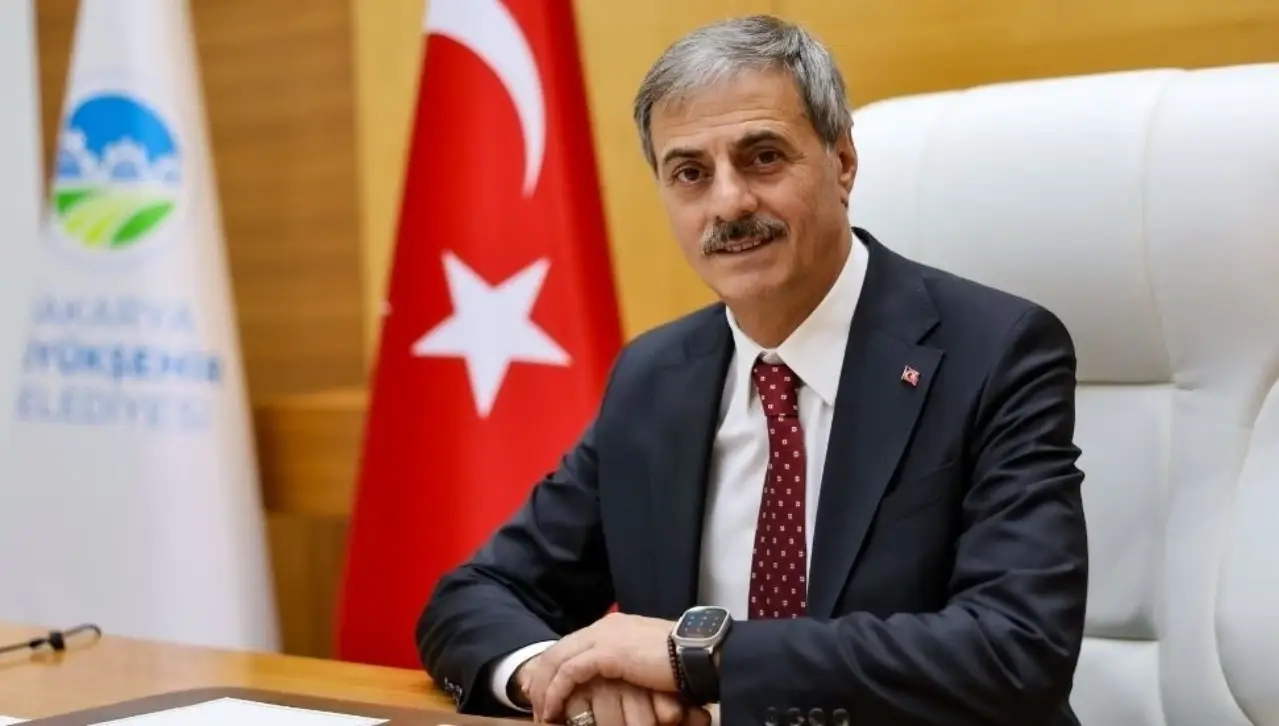 Sakarya Büyükşehir Belediye Başkanı Alemdar'ın mezuniyet beyanına üniversiteden yalanlama