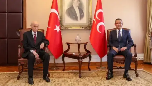 Bahçeli, Özgür Özel'i arayarak bayramını kutladı