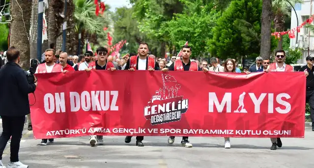 CHP Manisa İl Örgütünden alternatif 19 Mayıs kutlamasında hükümete yürüyüşle sesleniş
