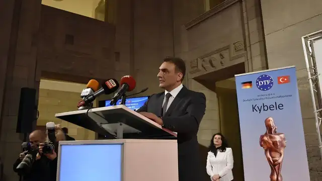 Sendan: Mesele artık yalnızca bir ekonomik daralma değil, daha derin bir siyasal ve ahlaki çözülme halidir