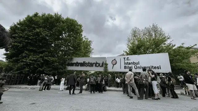 Bilgi Üniversitesi öğrencileri: Okulumuzu geri istiyoruz