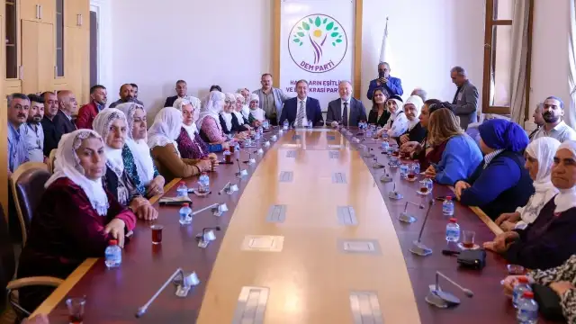 DEM yönetimi Barış Anneleri ve Adana örgütü ile buluştu