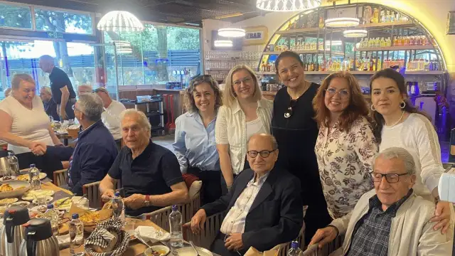 Manisa Lisesi mezunları Publica'da buluştu