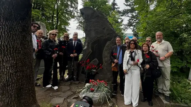 Hazım Hikmet Ran, Moskova'daki mezarı başında anıldı