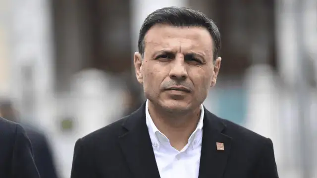 Özgür Çelik’ten kurultay soruşturması gözaltılarına tepki: Monarşi hayallerine izin vermeyeceğiz