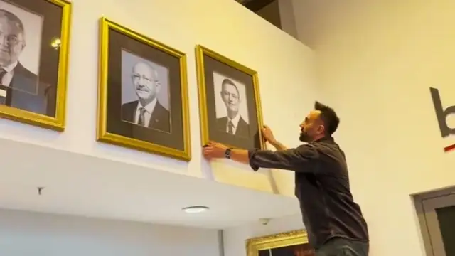 Kemal Kılıçdaroğlu'nun portresi CHP Genel Merkezi'ne yeniden asıldı