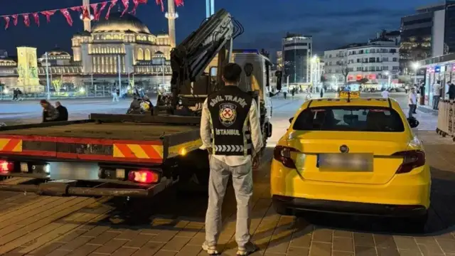 ABD'li yayıncının kredi kartından fazla ücret çeken taksici dolandırıcılıktan tutuklandı