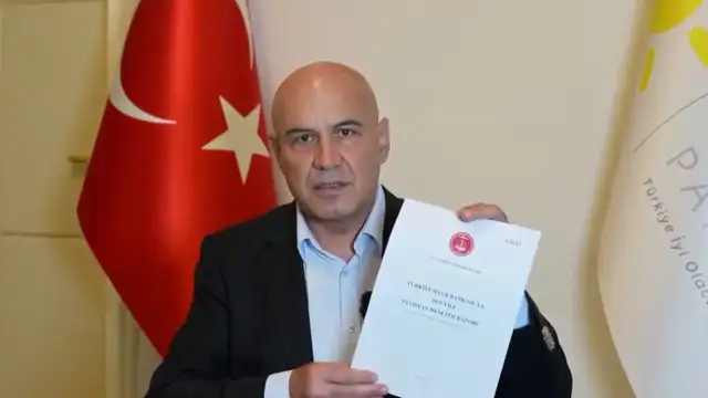 Turhan Çömez, TBMM'deki Doruk Madencilik broşürlerine tepki gösterdi