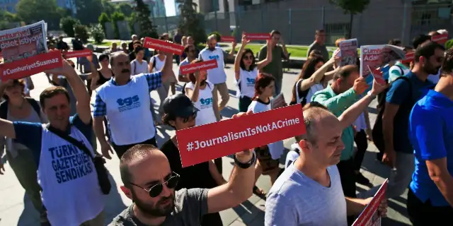 Gazetecilik örgütlerinden, bağımsız medya kurumlarının 'yabancı fon' kullanımı gerekçesiyle hedef gösterilmesine tepki