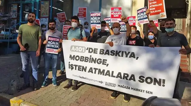 Kasiyer su içtiği için istifa ettirildi