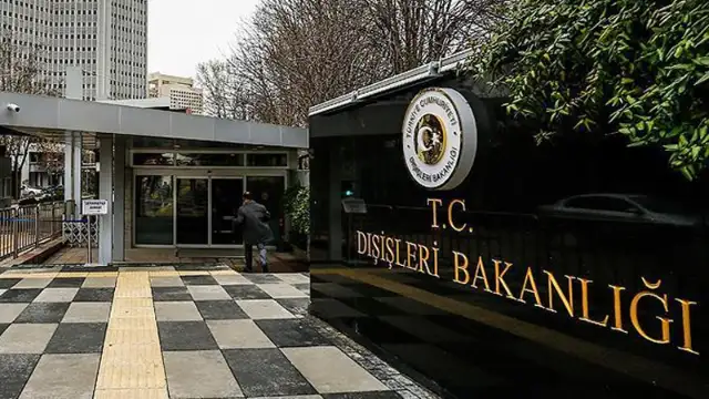 Türkiye, Danimarka'da Türk bayrağına ve Kur'an-ı Kerim'e yapılan saldırıyı lanetledi