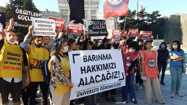 "Yurtlarda yer yok; ev kiraları uçmuş durumda, öğrenciler sokakta"