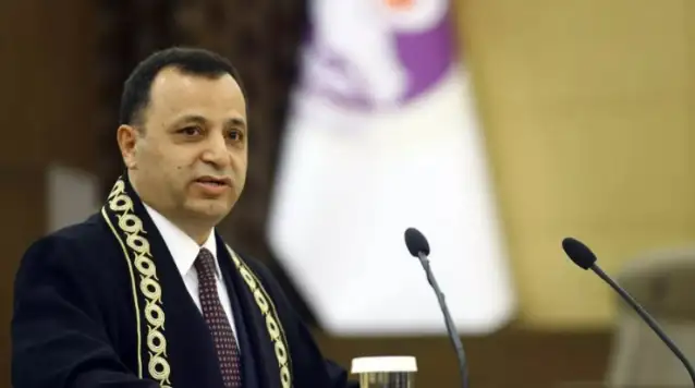Anayasa Mahkemesi Başkanı Zühtü Arslan'dan 'otoriterleşme' mesajı