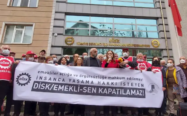 DİSK: Emekli aylığı 2022 için belirlenen asgari ücrete yükseltilmeli