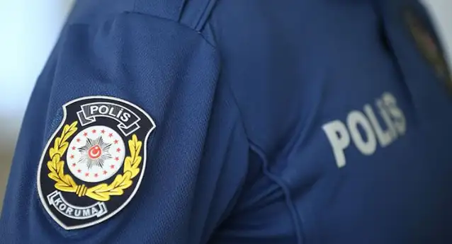 Polis alacaklısını eşinin gözü önünde öldürdü!