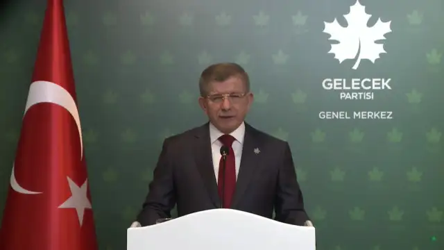 Davutoğlu: Soylu görünüşte Cumhurbaşkanı'na esasta Bahçeli'ye bağlı