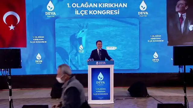 Babacan: Zeytin ağaçlarından ellerinizi çekin
