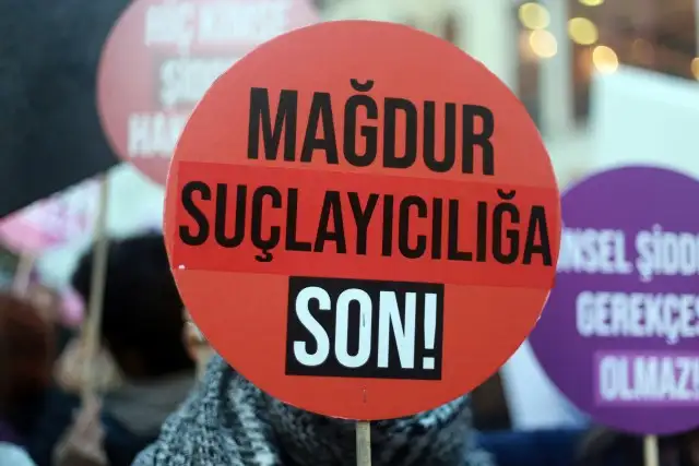 Cinsel saldırı suçundan yargılanan failden mağdur hakkında "porno sitelerinden para kazanıyor" iddiası