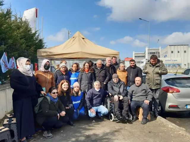 Pas South ve Lila Kağıt işçilerine destek ziyareti
